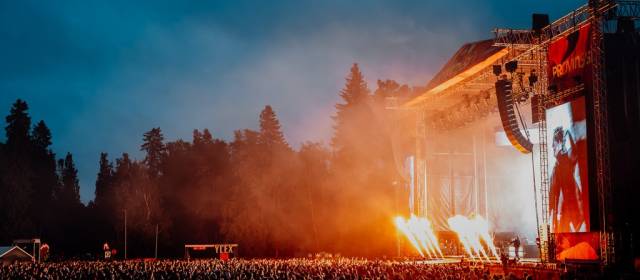Provinssin päälava ja valoja